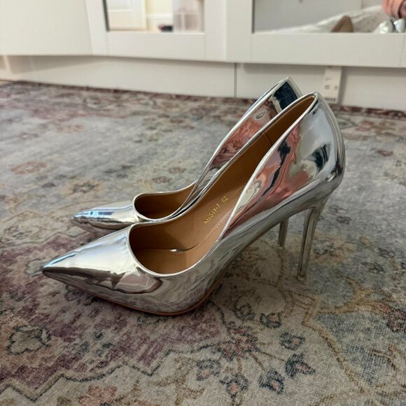 Women's Silver Courts - Picture 3 of 4